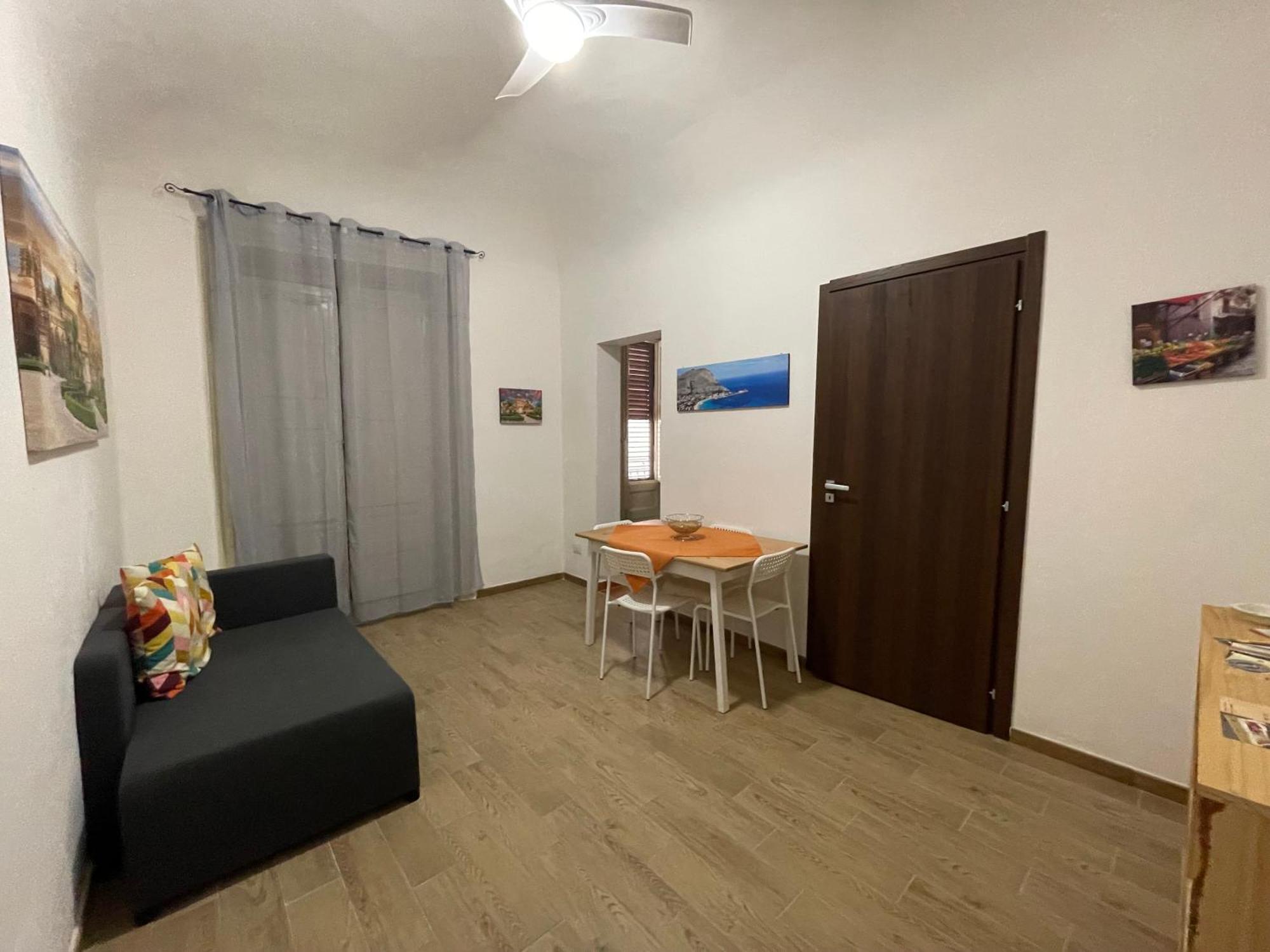 Le Colonne Del Massimo - Apartment In Front Of Massimo Theatre باليرمو المظهر الخارجي الصورة