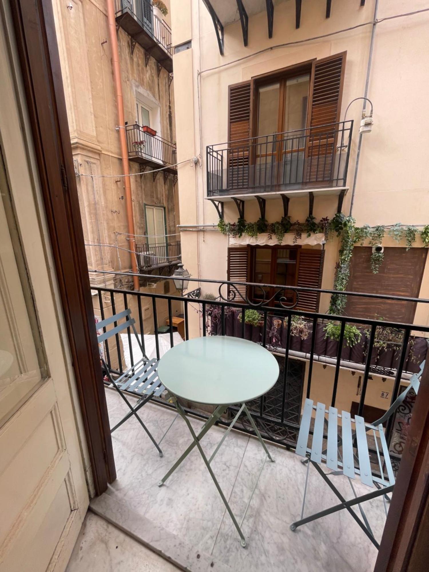 Le Colonne Del Massimo - Apartment In Front Of Massimo Theatre باليرمو المظهر الخارجي الصورة