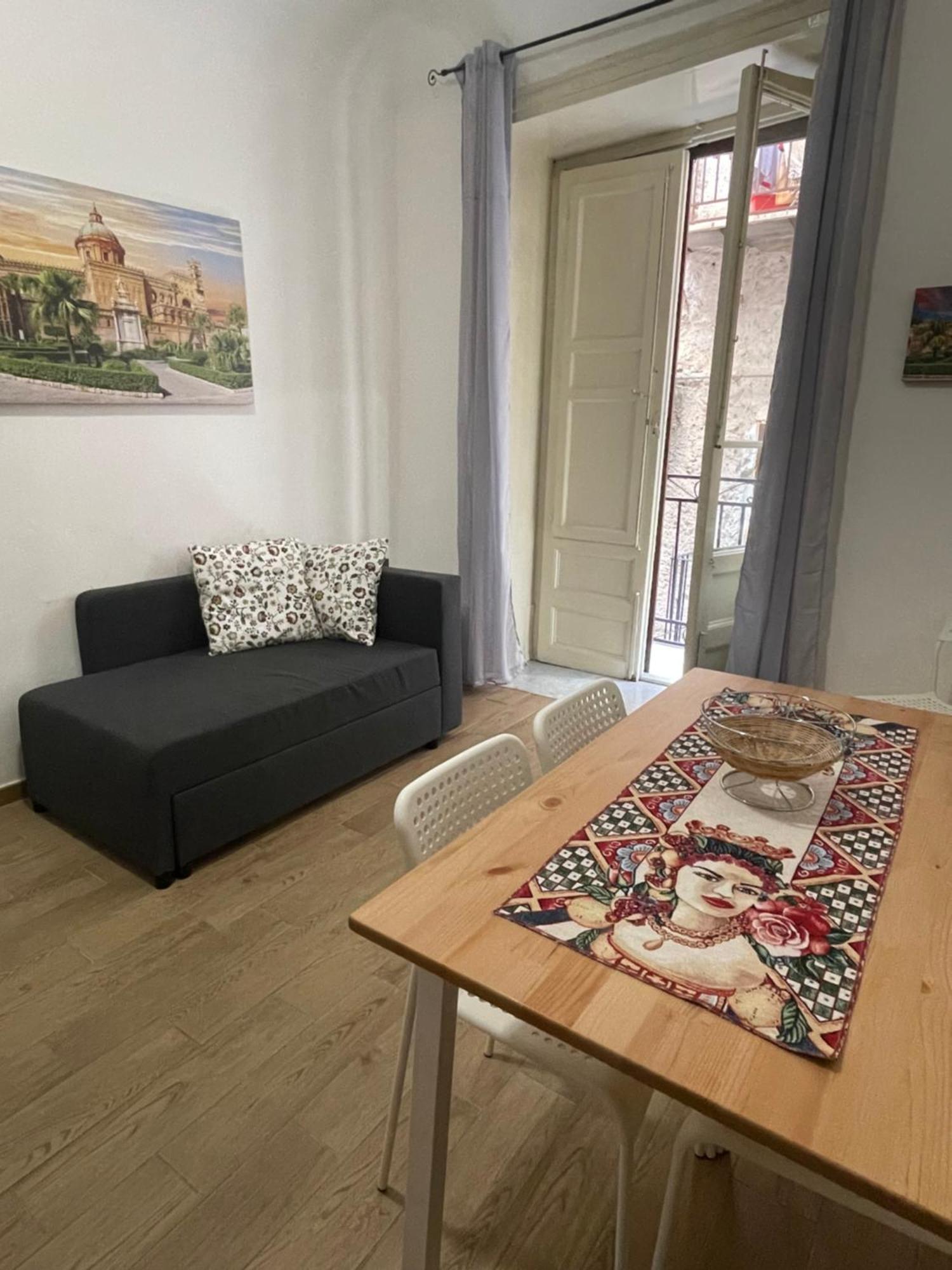 Le Colonne Del Massimo - Apartment In Front Of Massimo Theatre باليرمو المظهر الخارجي الصورة